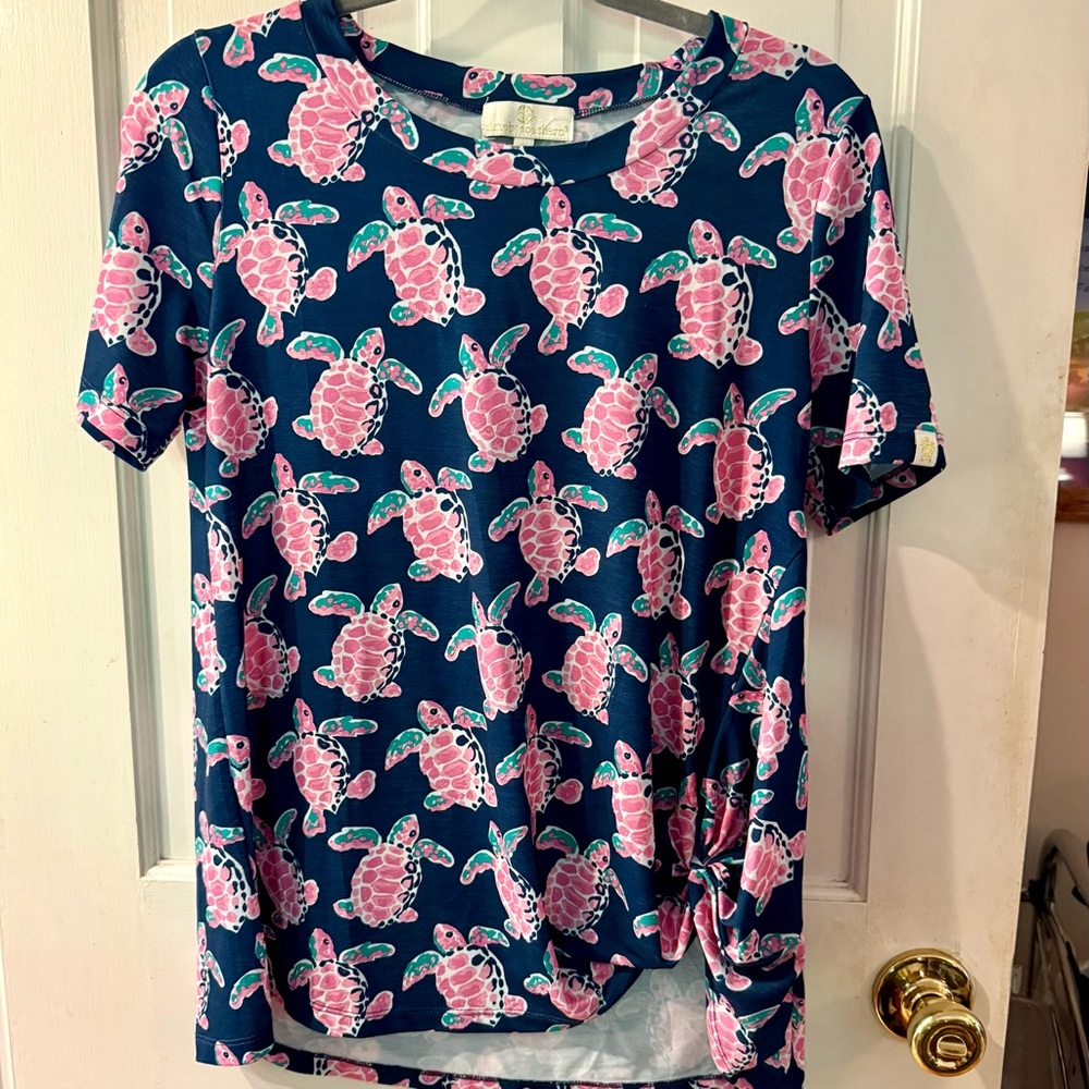 Simply Southern Navy Tee w/ Pink Turtle Design - Size S, EUC!